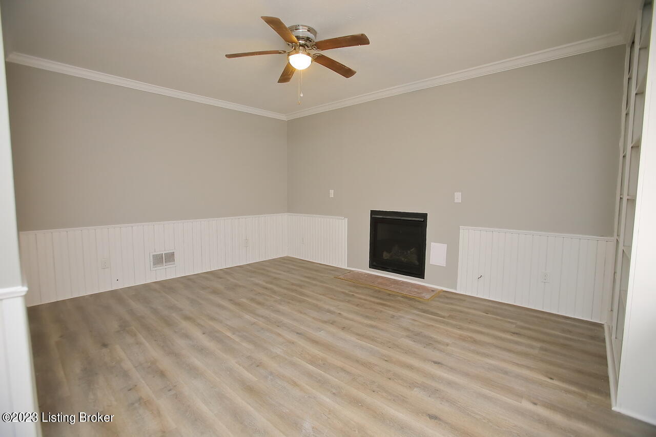 3454 Fern Lea Road Louisville, KY 40216 - Photo 18 of 56 Family Room