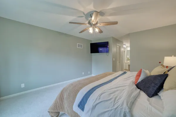 $395,000 | 2324 Cumberland Court, Mequon, WI 53092