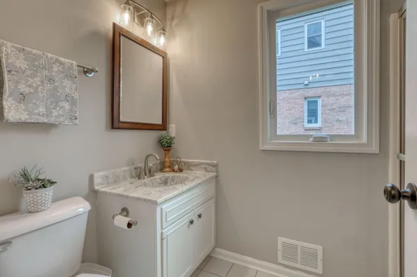$395,000 | 2324 Cumberland Court, Mequon, WI 53092