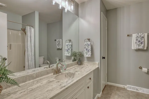 $395,000 | 2324 Cumberland Court, Mequon, WI 53092