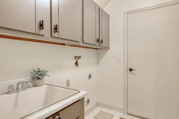 $395,000 | 2324 Cumberland Court, Mequon, WI 53092