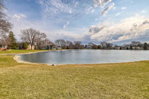 $395,000 | 2324 Cumberland Court, Mequon, WI 53092