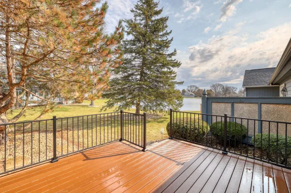 $395,000 | 2324 Cumberland Court, Mequon, WI 53092