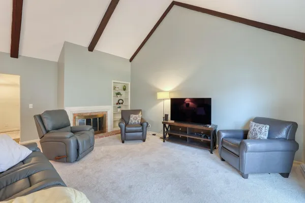 $395,000 | 2324 Cumberland Court, Mequon, WI 53092