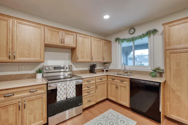 $395,000 | 2324 Cumberland Court, Mequon, WI 53092