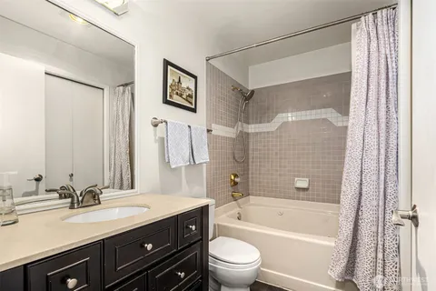 $610,000 | 2040 13th Avenue West, Unit 33, Seattle, WA 98119