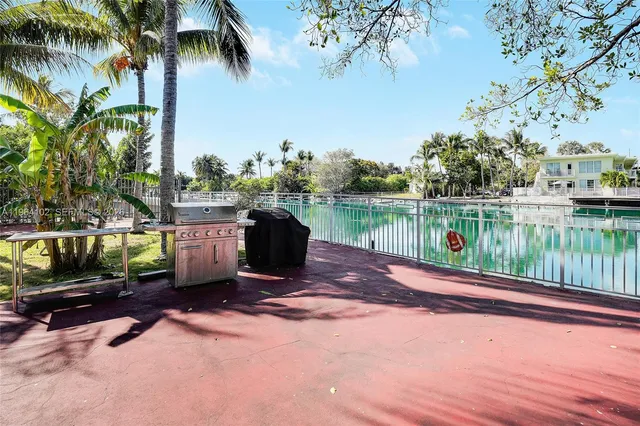 $3,975 | 1275 Marseille Drive, Unit 42, Miami Beach, FL 33141