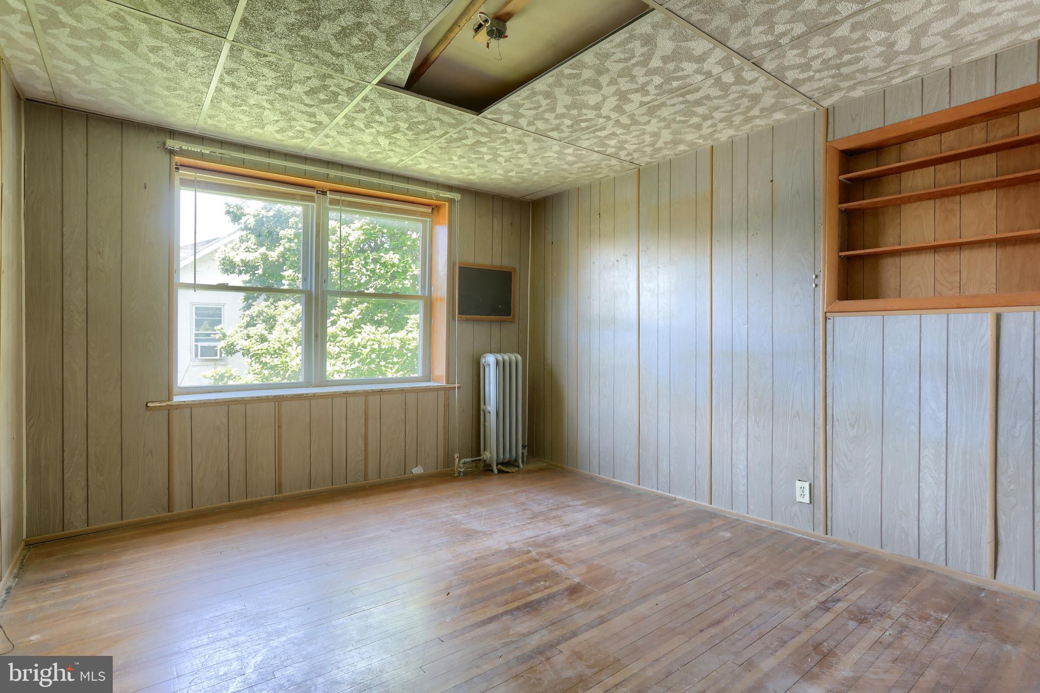 332 East Walnut Street Reading, PA 19607 - Photo 26 of 40 Bedroom 3