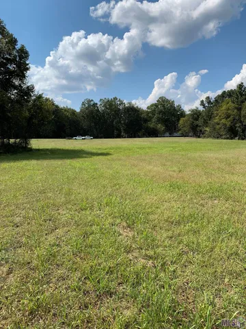 $185,000 | 1096 Wilkinson Ln Port, Port Allen, LA 70767