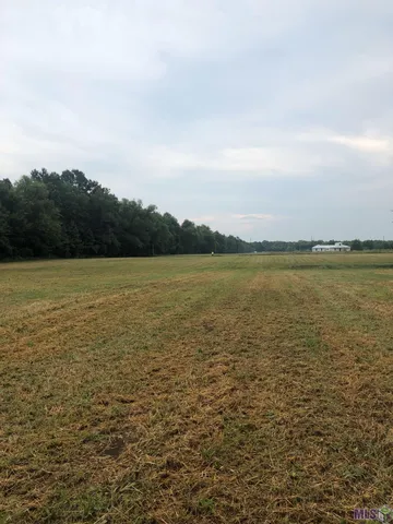 $185,000 | 1096 Wilkinson Ln Port, Port Allen, LA 70767