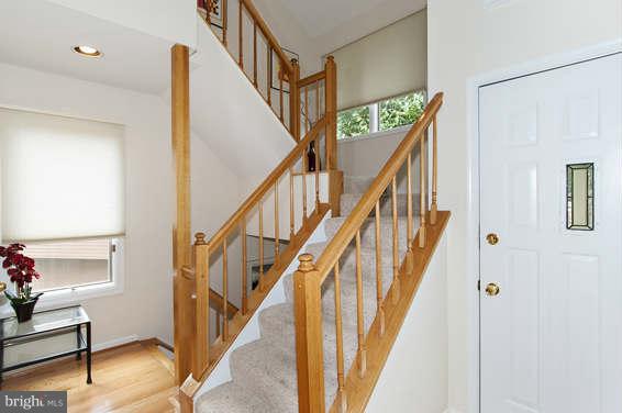 5103 Columbia Road, Unit 1621 Columbia, MD 21044 - Photo 3 of 26 Foyer
