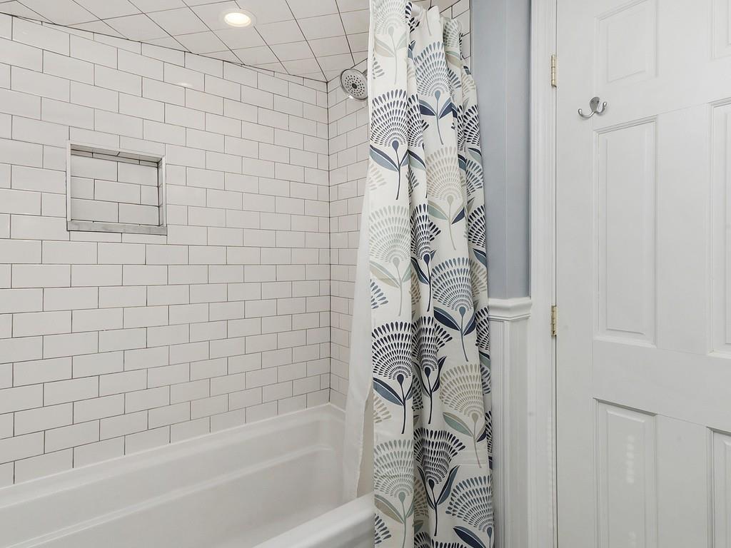 12 Outlook Road Waltham, MA 02451 - Photo 20 of 36 Gallery Image 20
