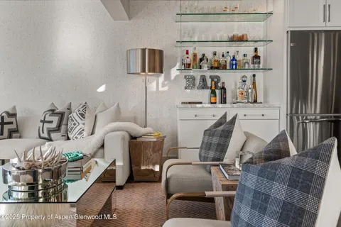 $5,295,000 | 100 North 8th Street, Unit 18, Aspen, CO 81611