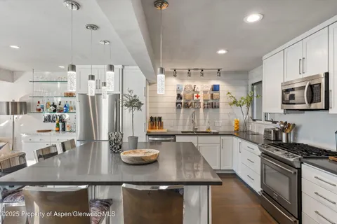 $5,295,000 | 100 North 8th Street, Unit 18, Aspen, CO 81611