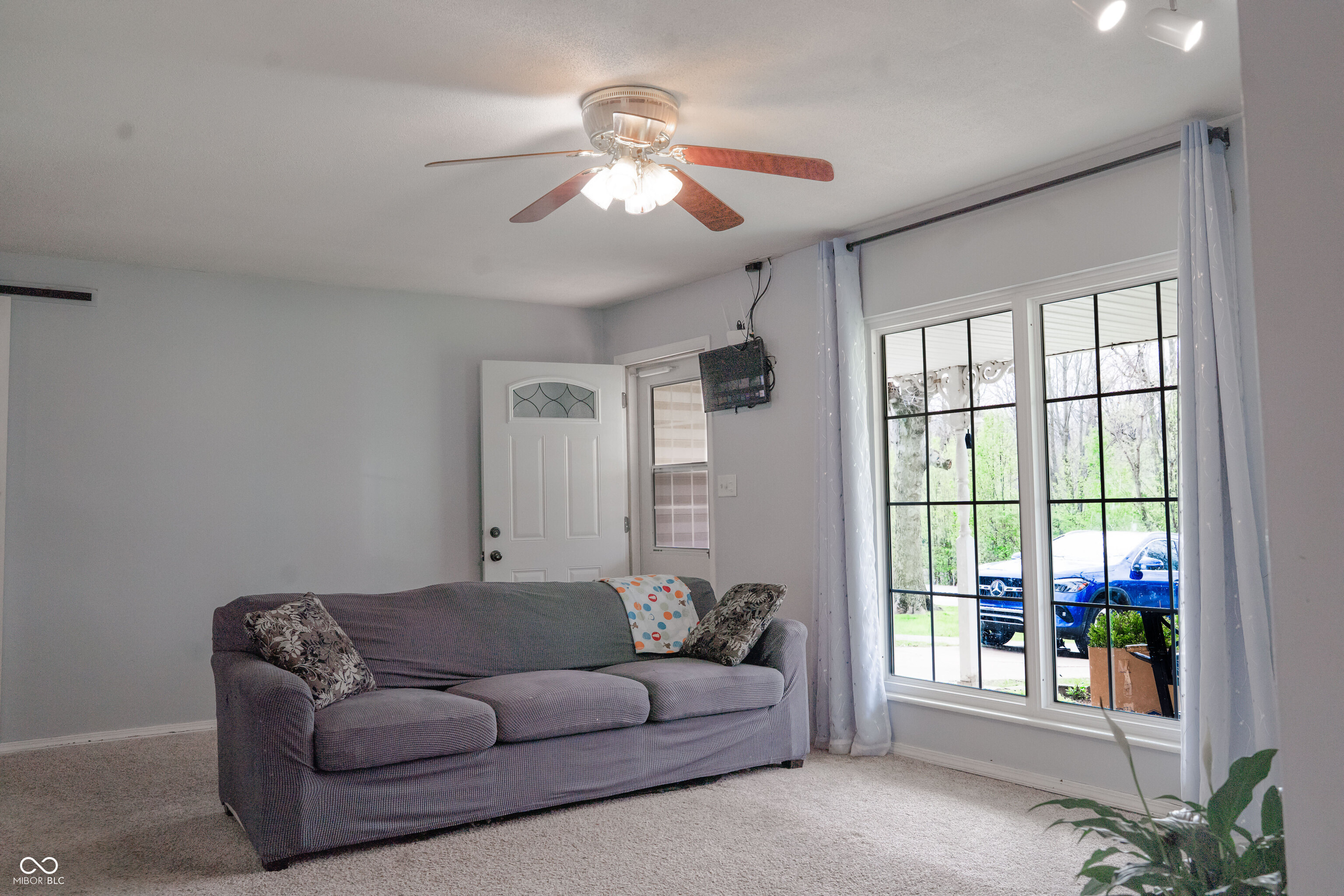 8203 Railroad Road Indianapolis, IN 46217 - Photo 12 of 26