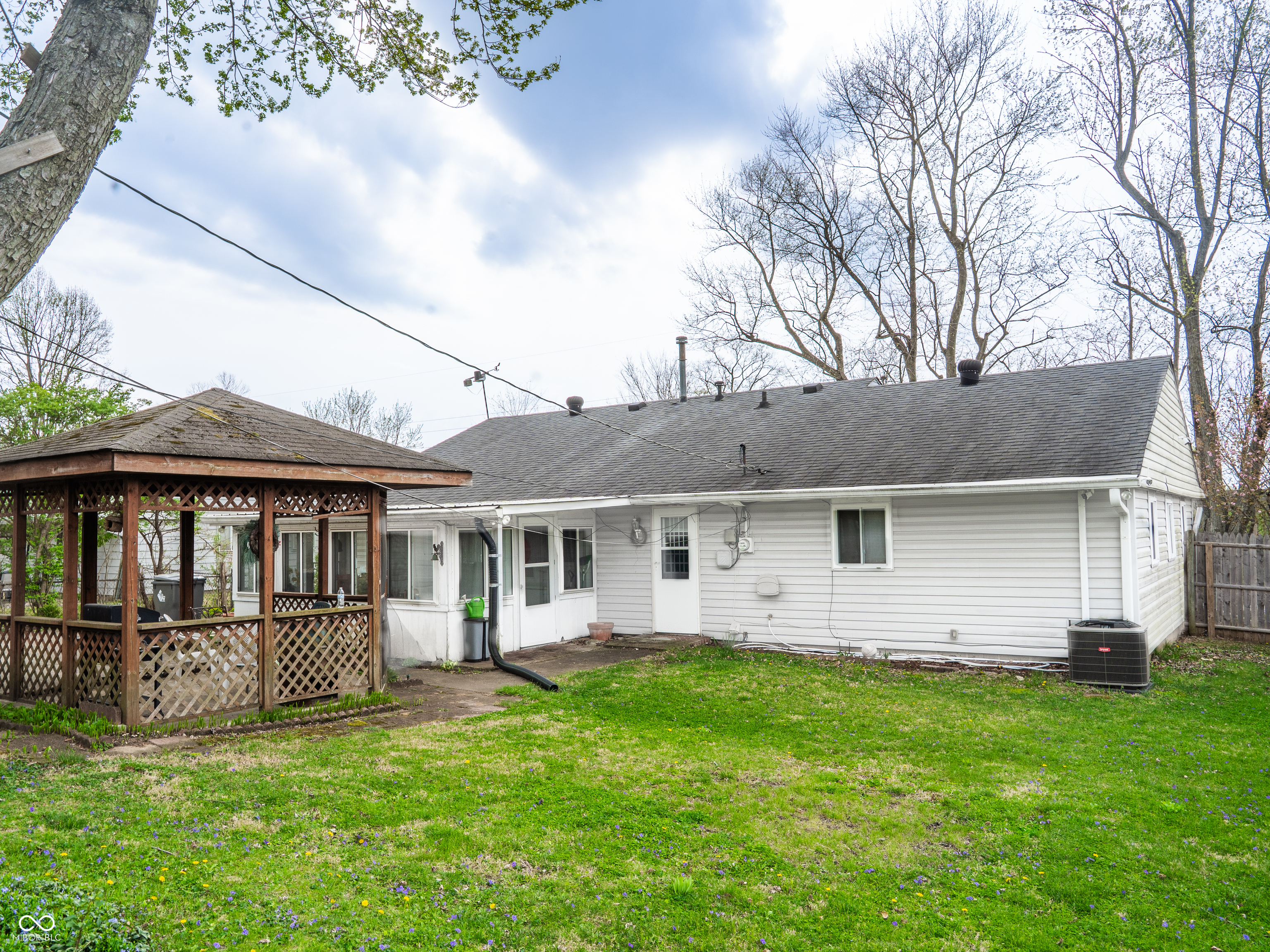 8203 Railroad Road Indianapolis, IN 46217 - Photo 24 of 26