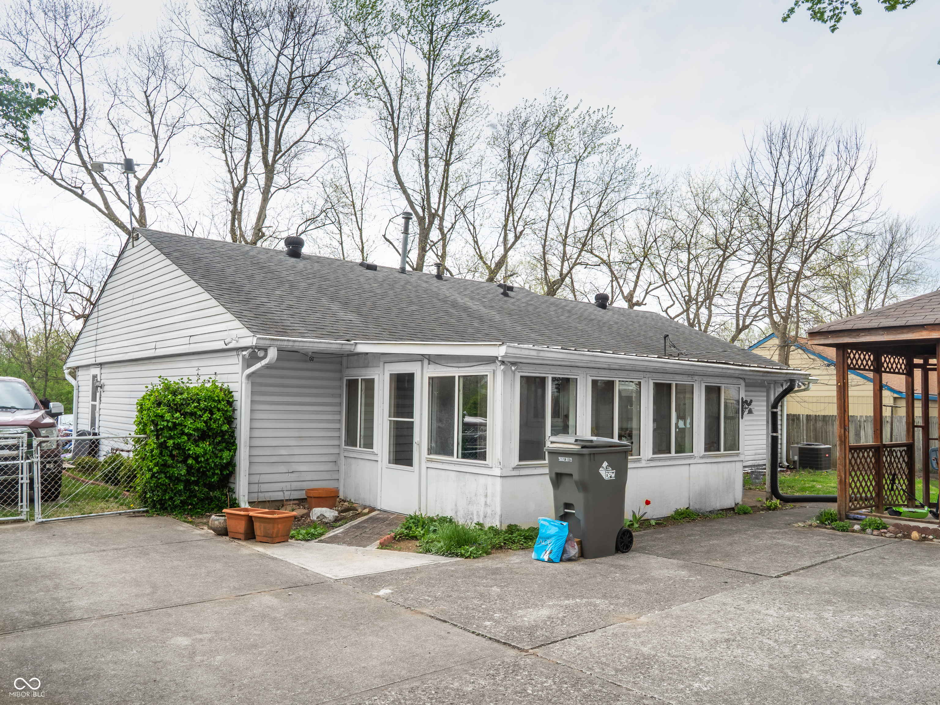 8203 Railroad Road Indianapolis, IN 46217 - Photo 25 of 26