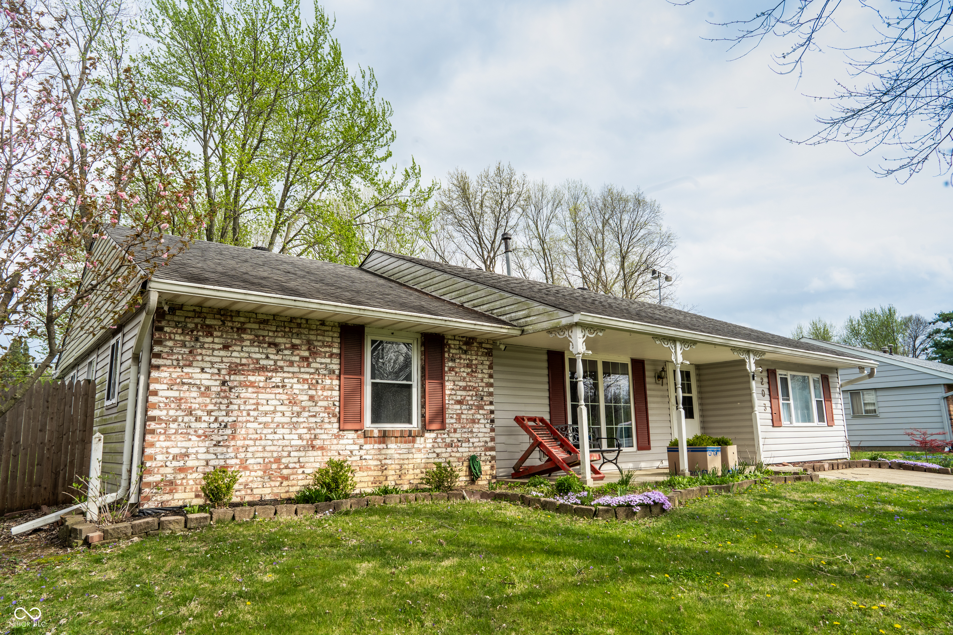 8203 Railroad Road Indianapolis, IN 46217 - Photo 4 of 26