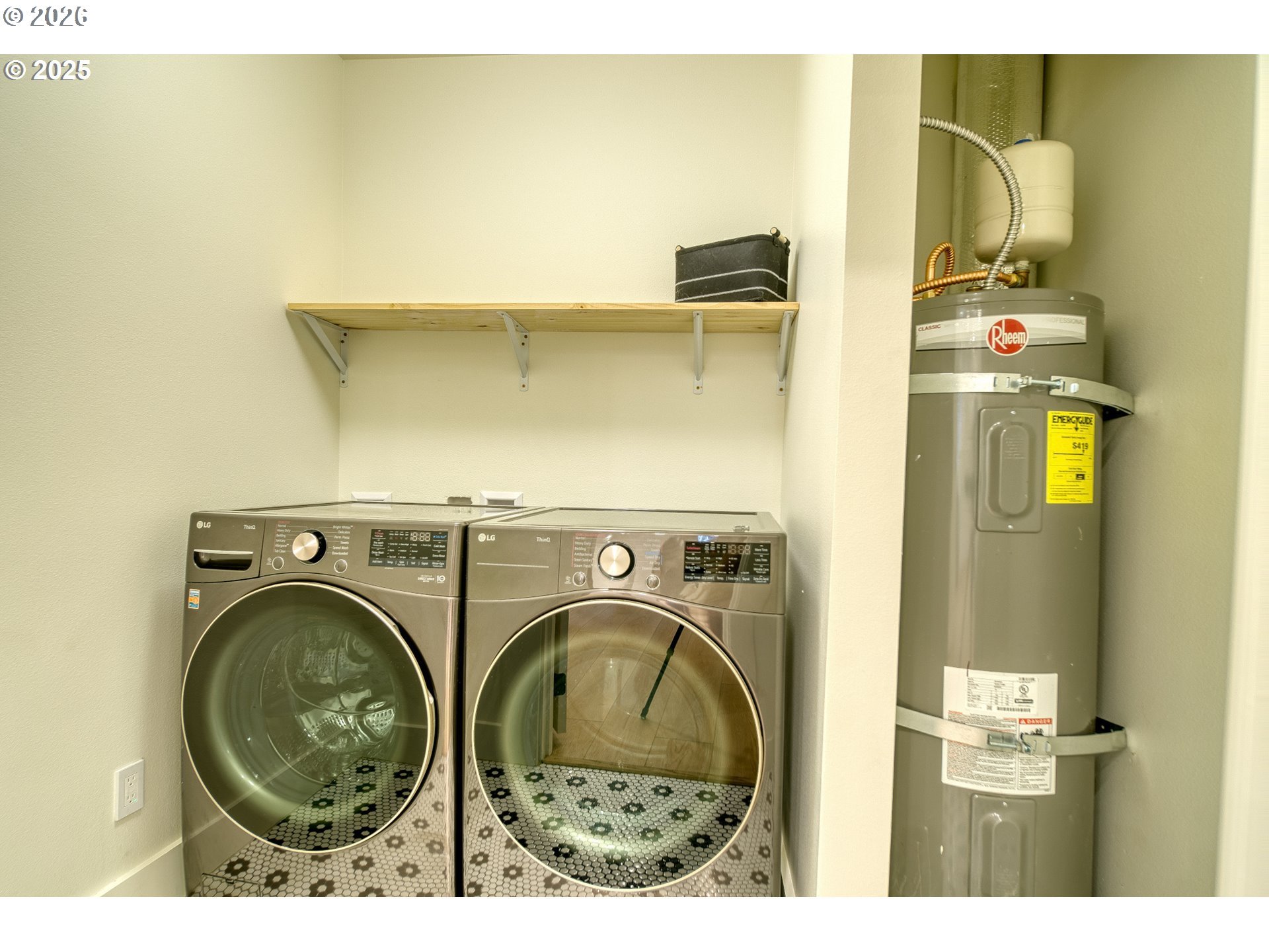 296 North 4th Street St. Helens, OR 97051 - Photo 14 of 17 a utility room with dryer and washer