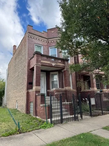 $1,775 | 1431 North Springfield Avenue, Unit 2, Chicago, IL 60651