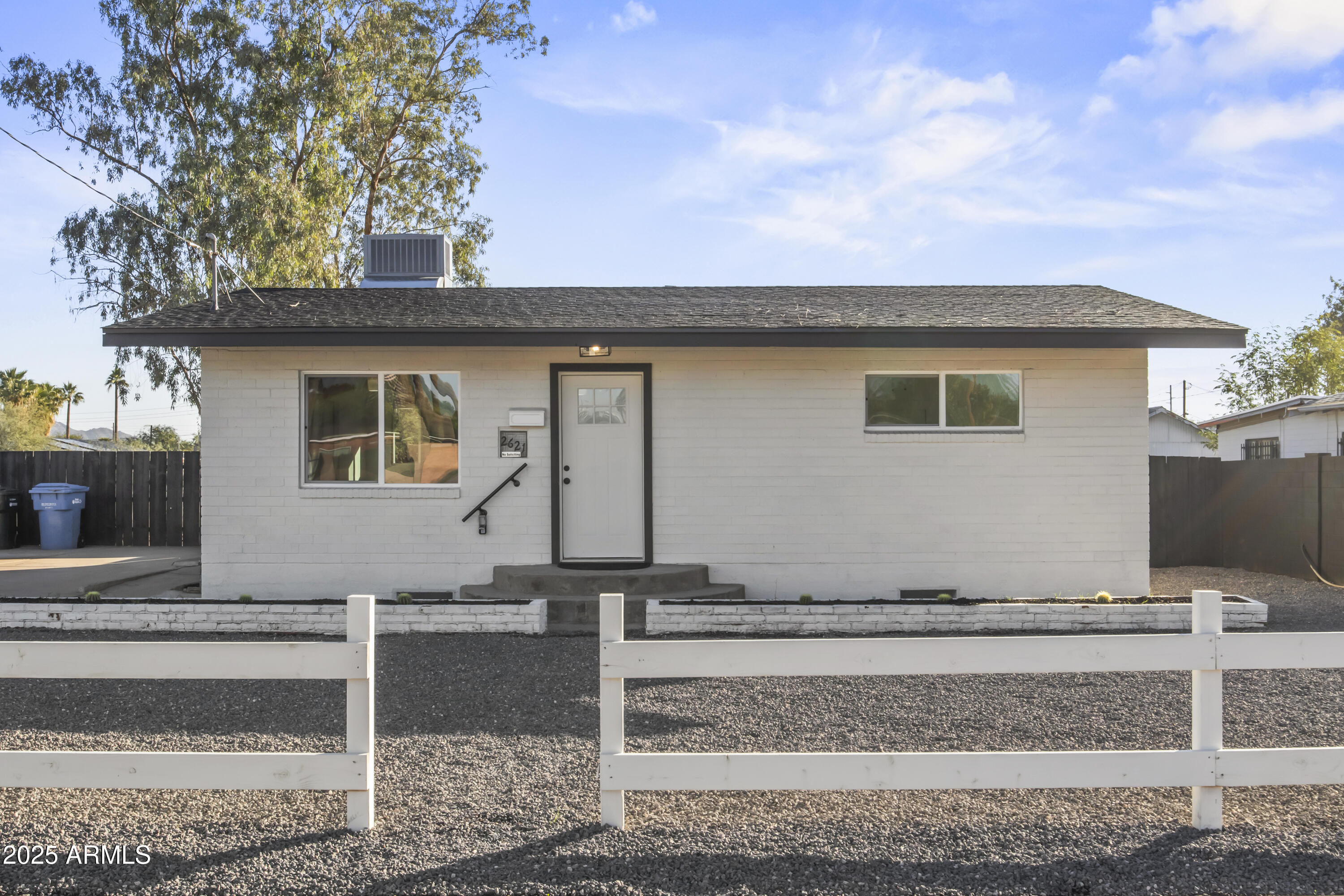 2621 North 14th Street Phoenix, AZ 85006 - Photo 31 of 36 a front view of a house