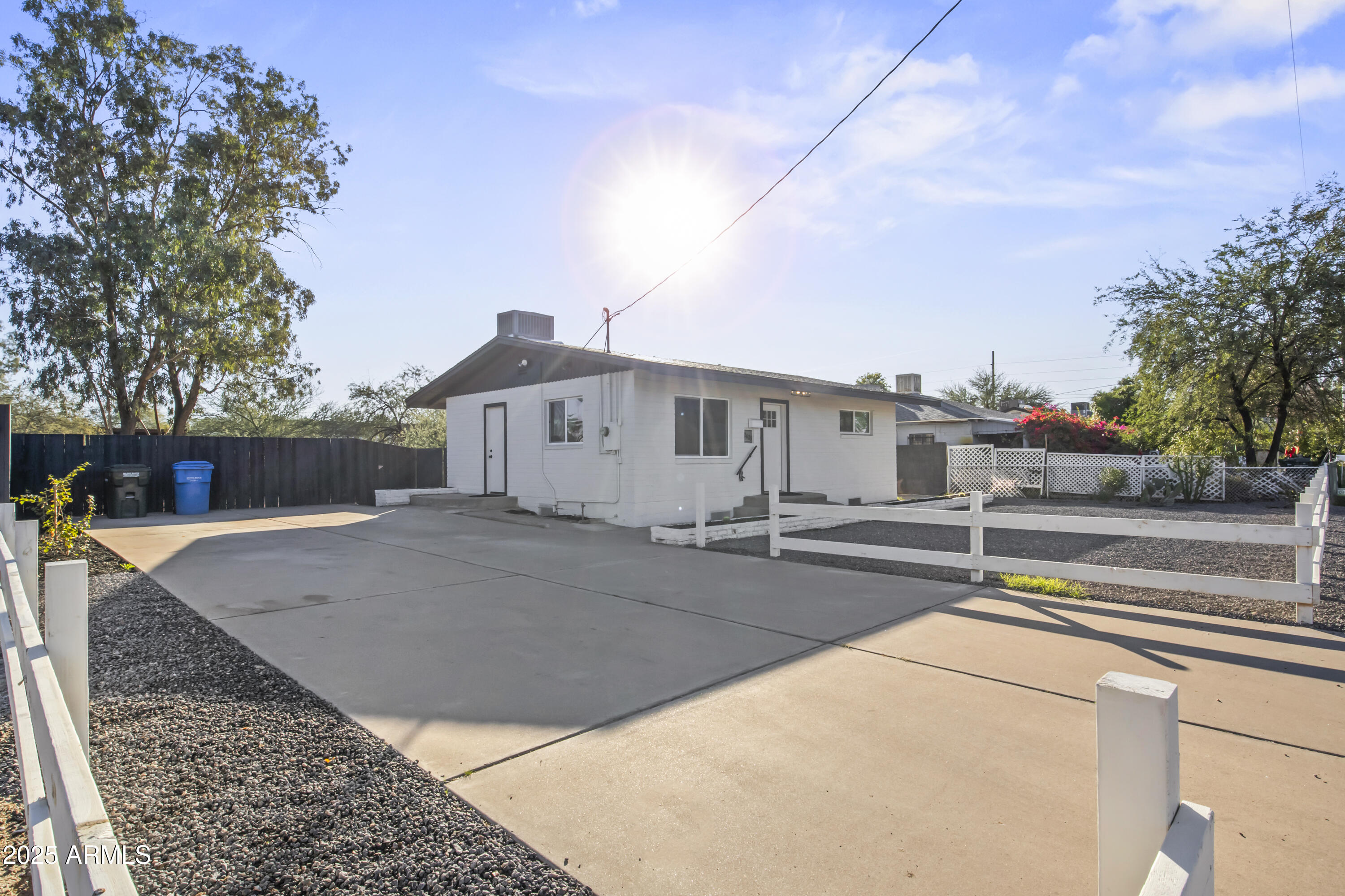 2621 North 14th Street Phoenix, AZ 85006 - Photo 34 of 36 a view of a house with backyard