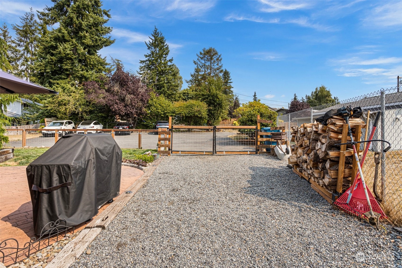 9110 Park Road, Unit 300L Edmonds, WA 98026 - Photo 23 of 27 a view of outdoor space and porch