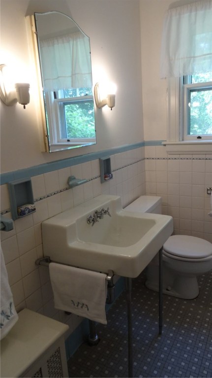 15 Nowell Road Cranston, RI 02910 - Photo 13 of 22 Gallery Image 13
