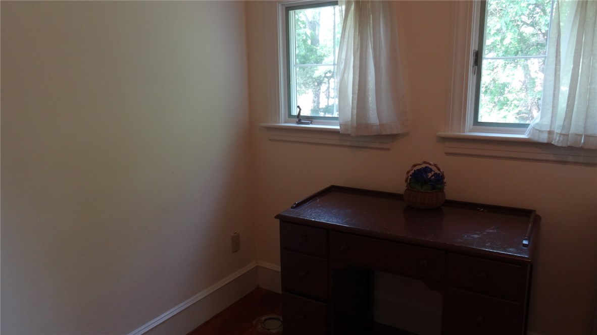 15 Nowell Road Cranston, RI 02910 - Photo 21 of 22 Gallery Image 21
