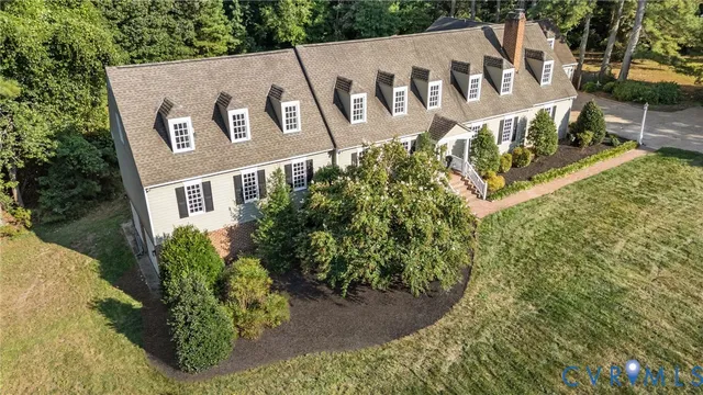 a view of a sign board with yard