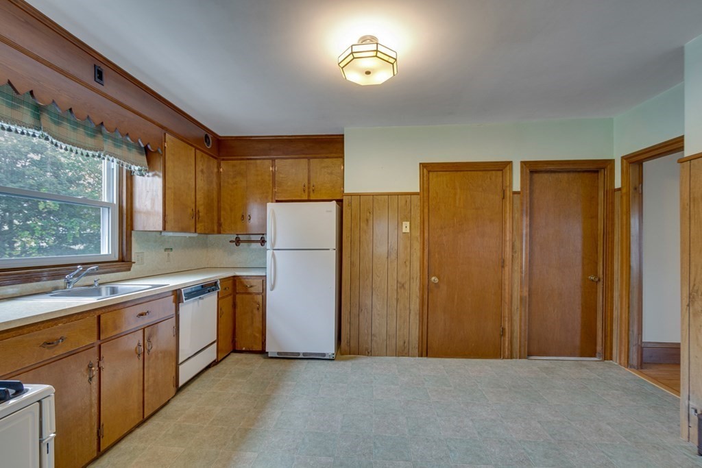 30 Rice Street Marlborough, MA 01752 - Photo 8 of 24 Gallery Image 8