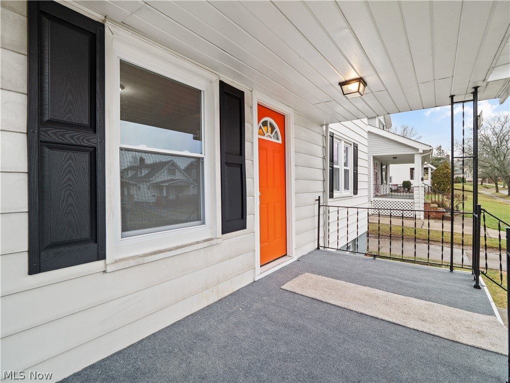 4710 Birchwood Road Cleveland, OH 44125 - Photo 2 of 31