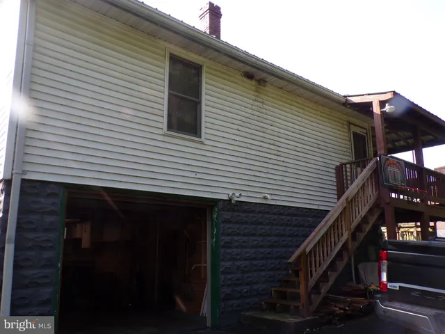 a side view of a house