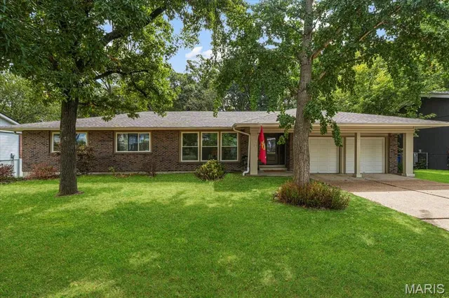 $634,900 | 836 Wheelwright Drive, Manchester, MO 63021