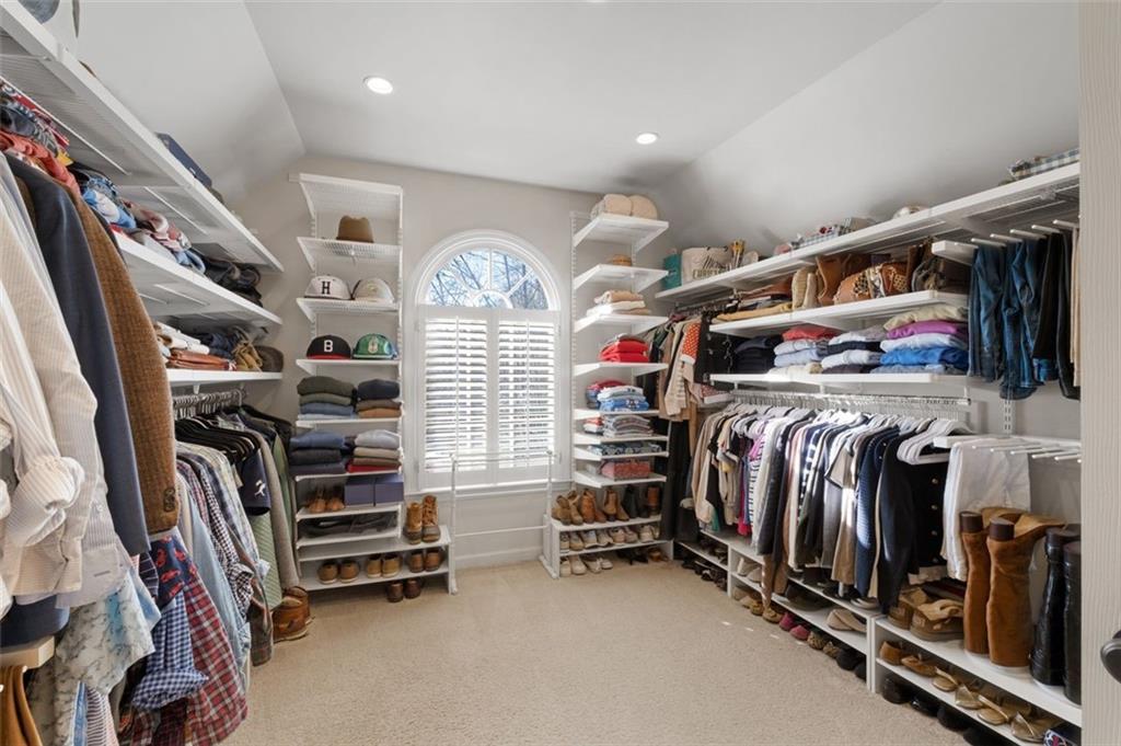 310 Glen Hampton Place Alpharetta, GA 30004 - Photo 19 of 61 a view of a room with gym equipment