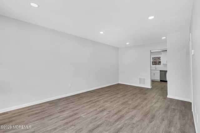 $345,000 | 1304 Victoria Court, Brick, NJ 08724