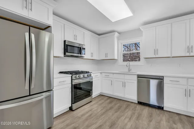 $345,000 | 1304 Victoria Court, Brick, NJ 08724