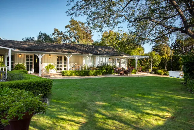 a front view of house with yard