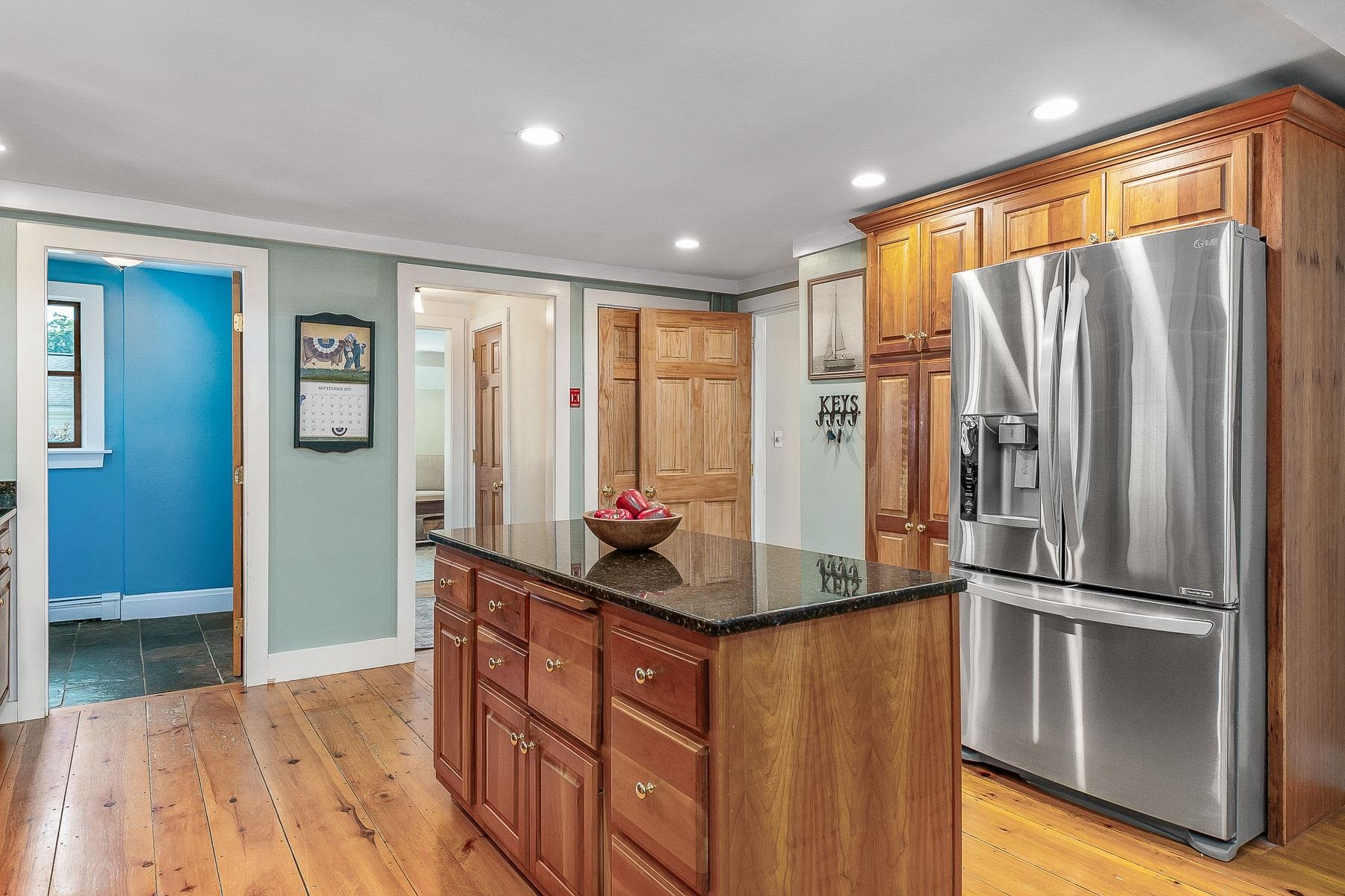 89 Washington Street Exeter, NH 03833 - Photo 12 of 60