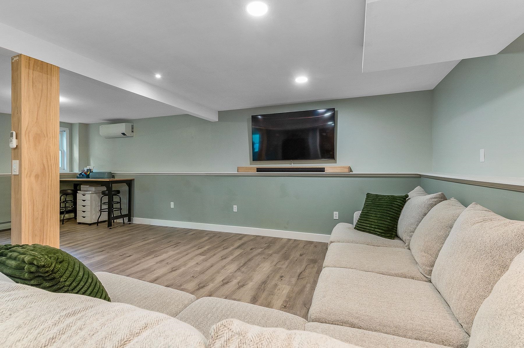 89 Washington Street Exeter, NH 03833 - Photo 46 of 60