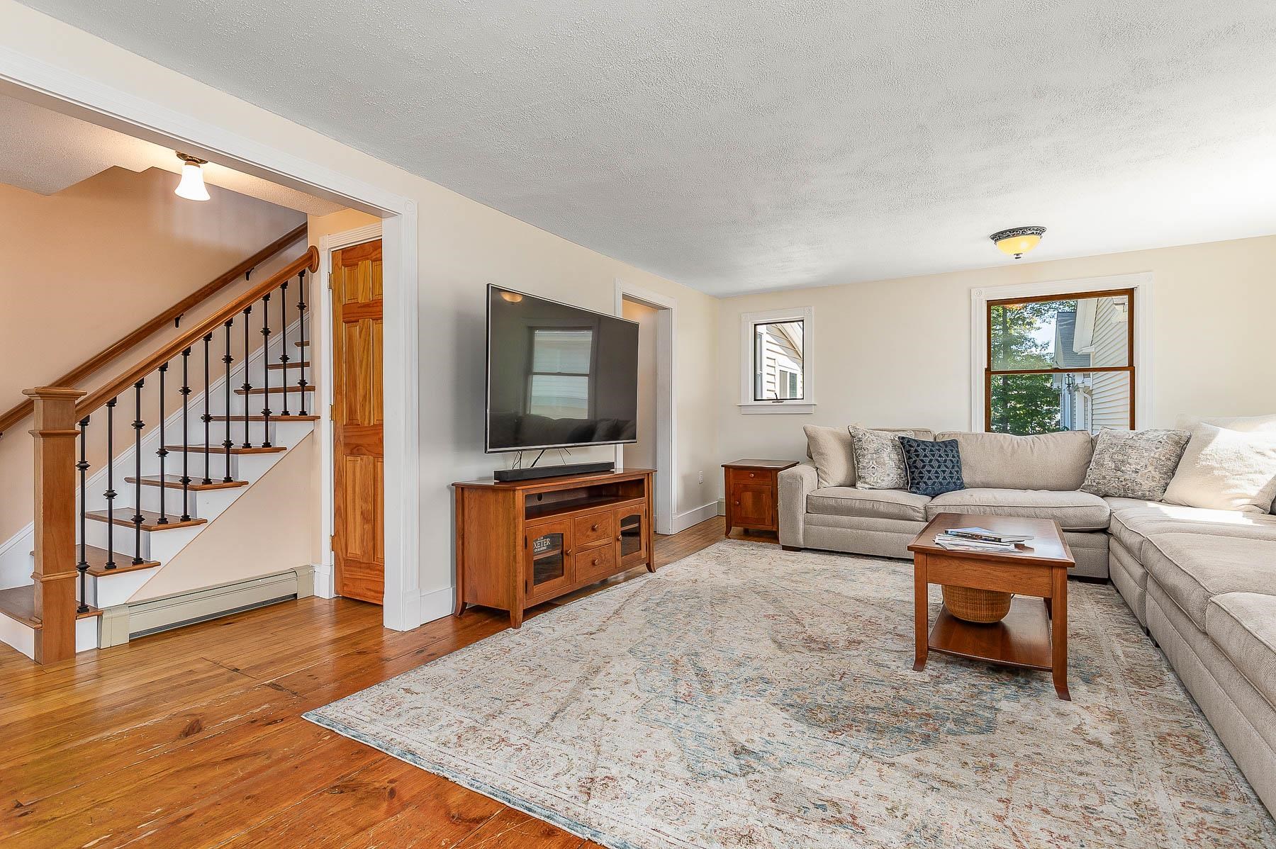 89 Washington Street Exeter, NH 03833 - Photo 5 of 60