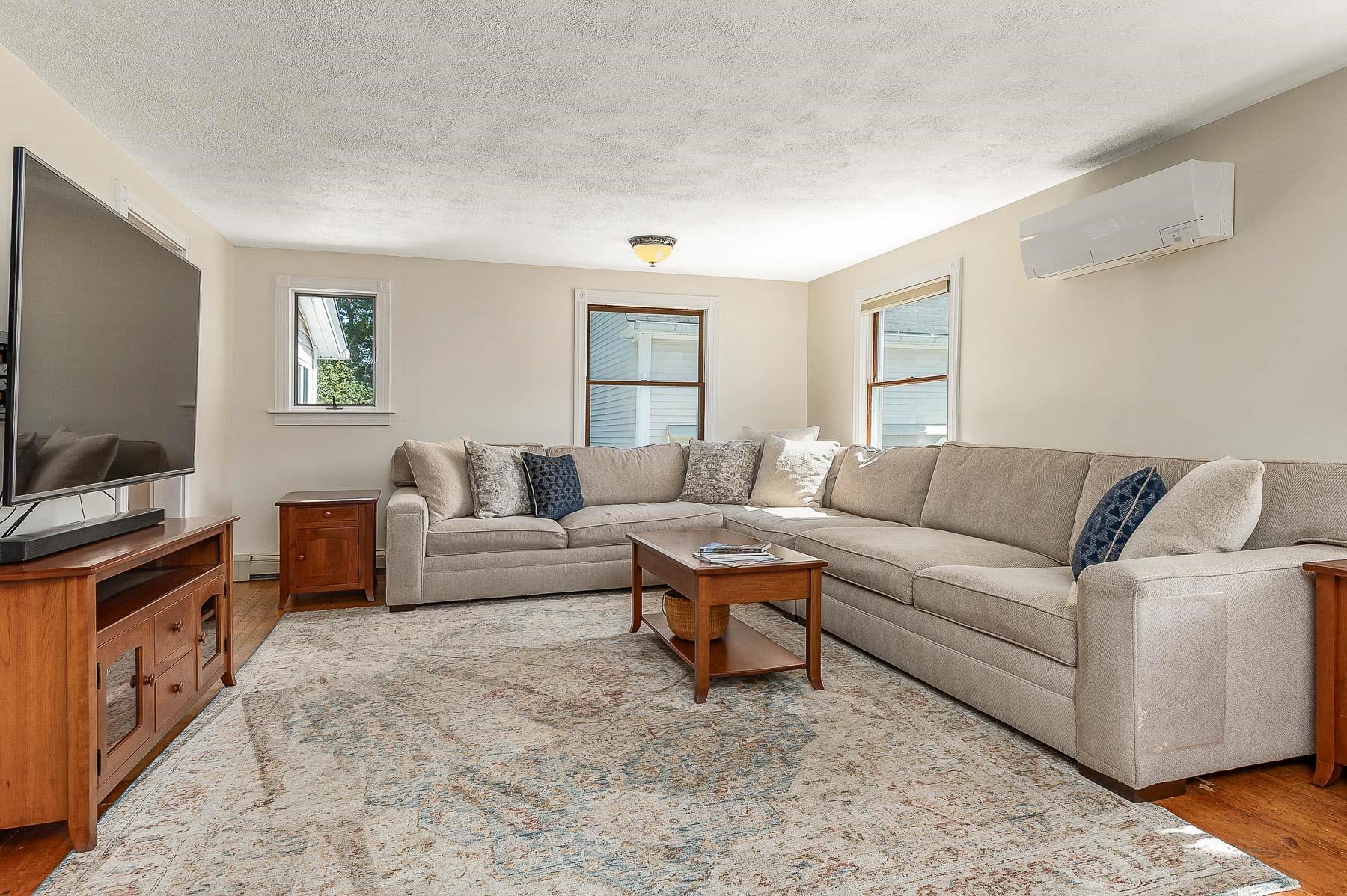 89 Washington Street Exeter, NH 03833 - Photo 6 of 60
