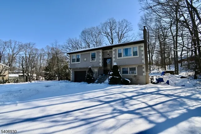 $299,000 | 662 Canistear Road, Vernon, NJ 07422