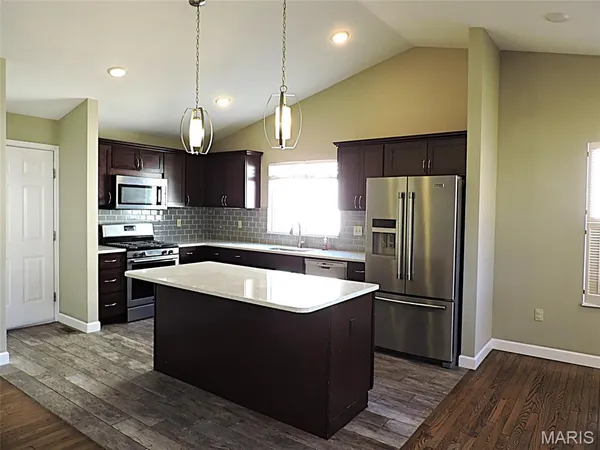 $500,000 | 16735 Chesterfield Manor Drive, Chesterfield, MO 63005