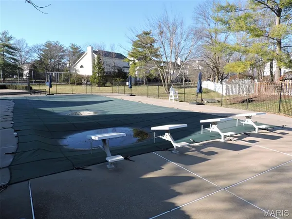 $500,000 | 16735 Chesterfield Manor Drive, Chesterfield, MO 63005