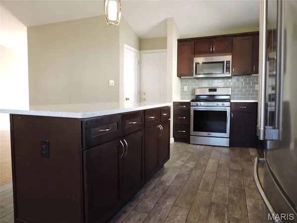 $500,000 | 16735 Chesterfield Manor Drive, Chesterfield, MO 63005