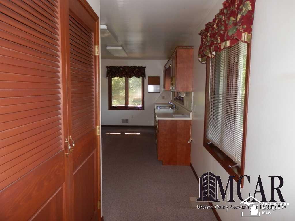 10933 North Custer Road Monroe, MI 48162 - Photo 10 of 31 21421372-9.JPG
