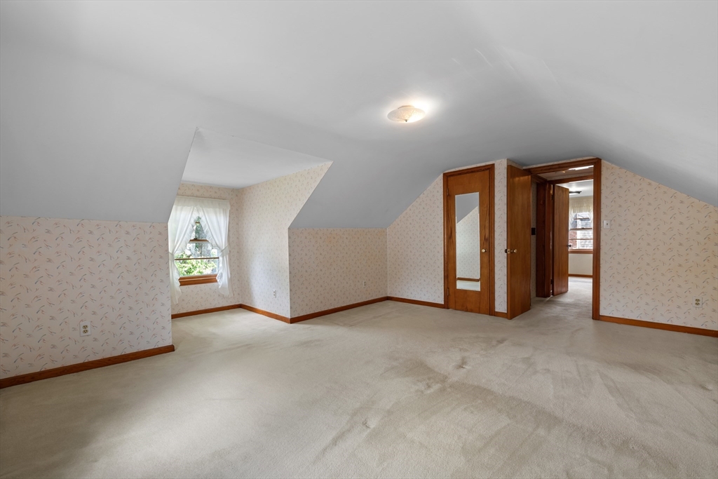 43 Rowena Street Worcester, MA 01606 - Photo 25 of 40