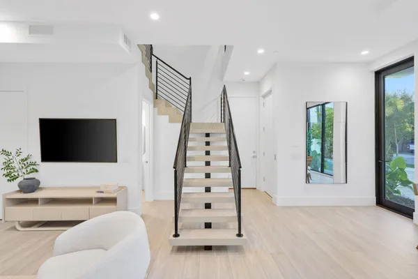 $3,495,000 | 201 Southeast 4th Avenue, Delray Beach, FL 33483