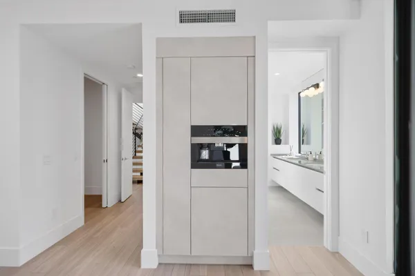 $3,495,000 | 201 Southeast 4th Avenue, Delray Beach, FL 33483
